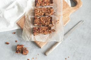 Photo by Annelies Brouw on Pexels.com Chocolate oat bars